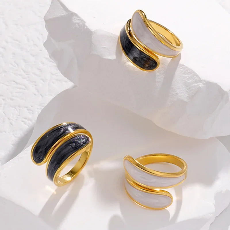 Black and White Ring Open for Women