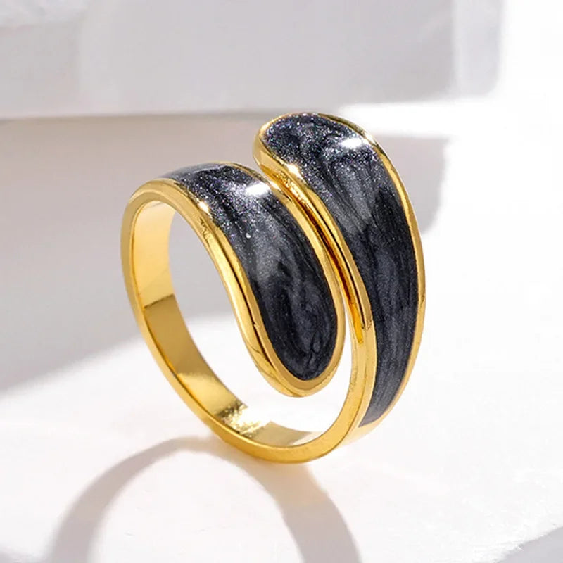 Black and White Ring Open for Women